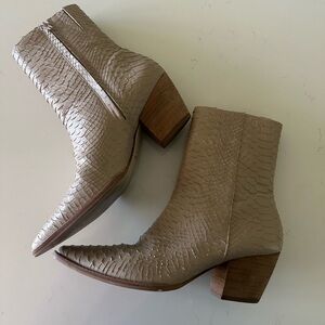 Women's Tan Ankle Boots